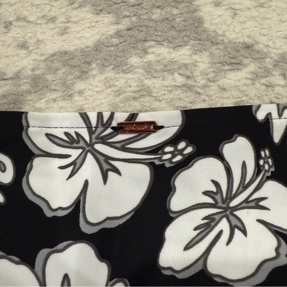 NWT Victoria Secret PINK Black and White Floral Swim Skirt - Picture 6 of 12